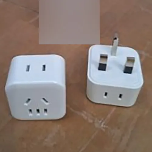 US/UK Travel Adaptor Utazási adapter