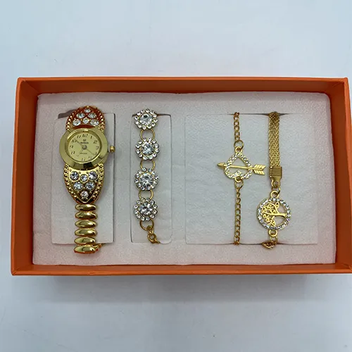 Kit wristwatch/bracelets Ékszer szett