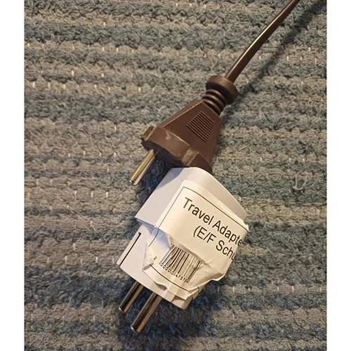 Travel Adapter for EU Utazási adapter